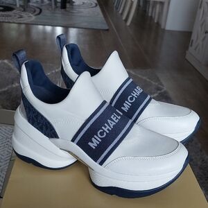 Michael Kors White and Navy Logo-Band Platform Olympia Scuba Slip-Ons Brand New